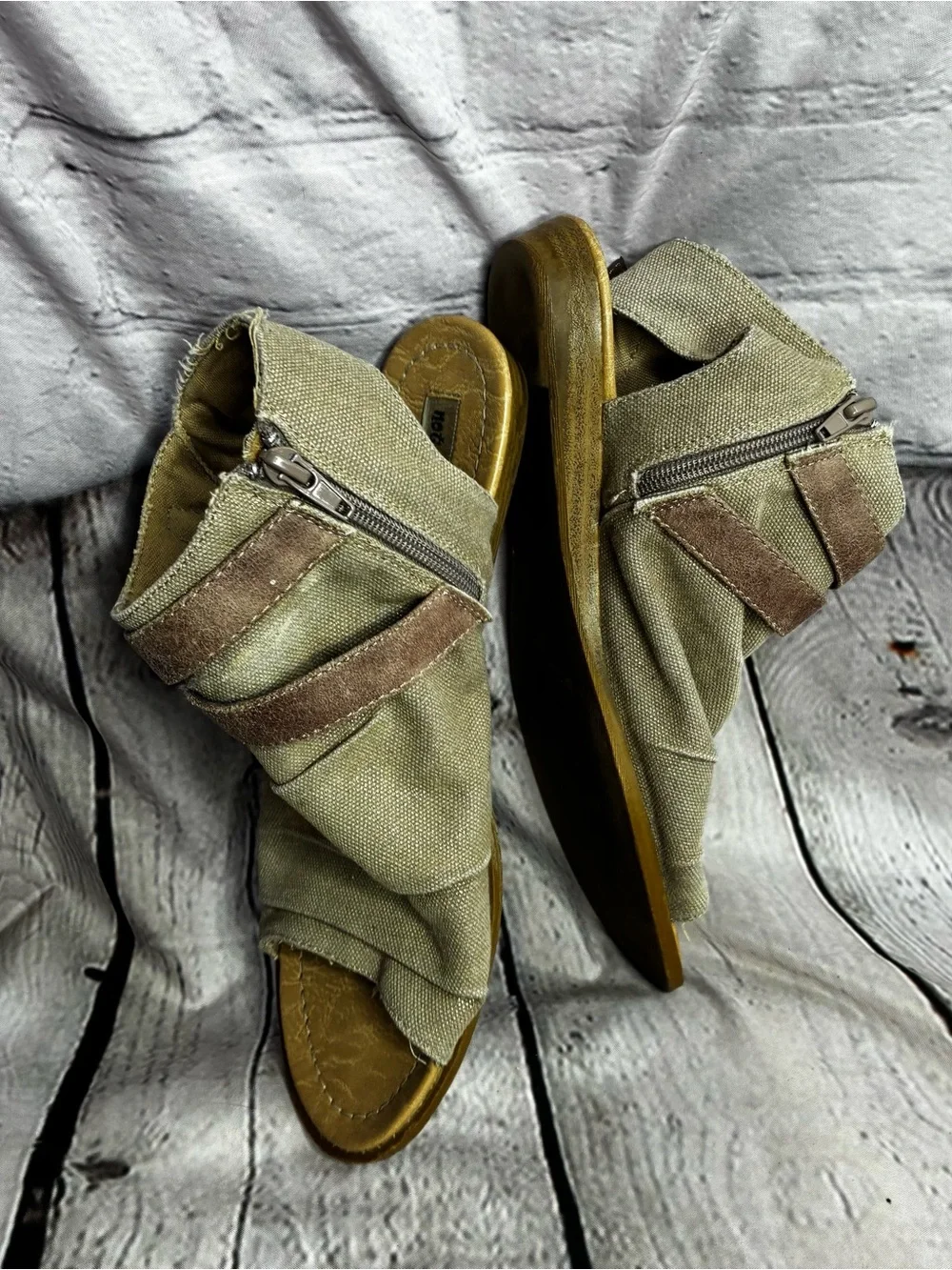 5/$20 Not Rated Women’s SoCal Boho Side Zip Canvas Gladiator Rancher Sandal Sz 9